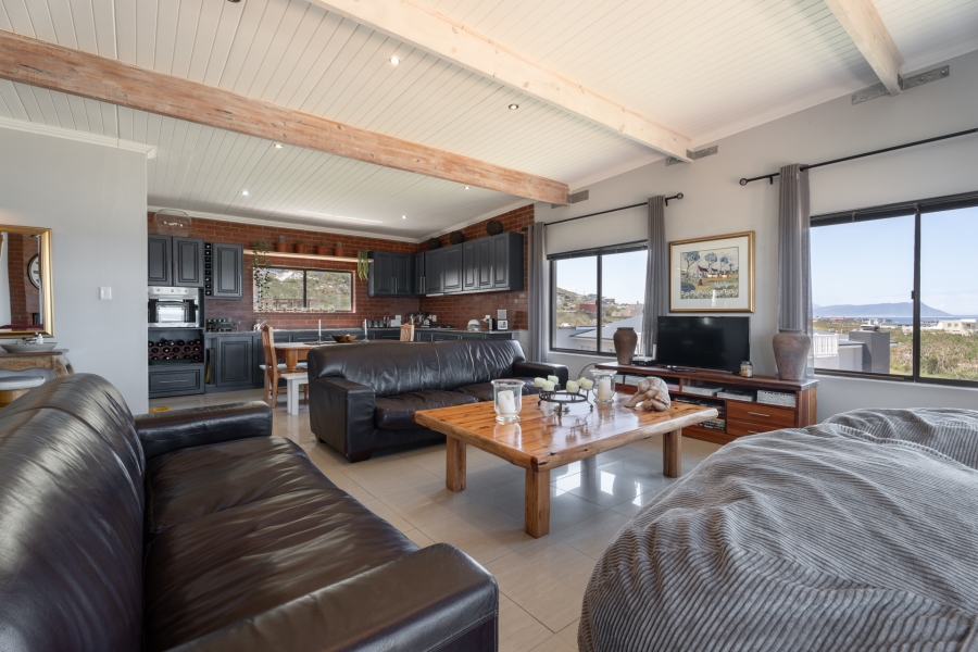 5 Bedroom Property for Sale in Sunny Seas Estate Western Cape